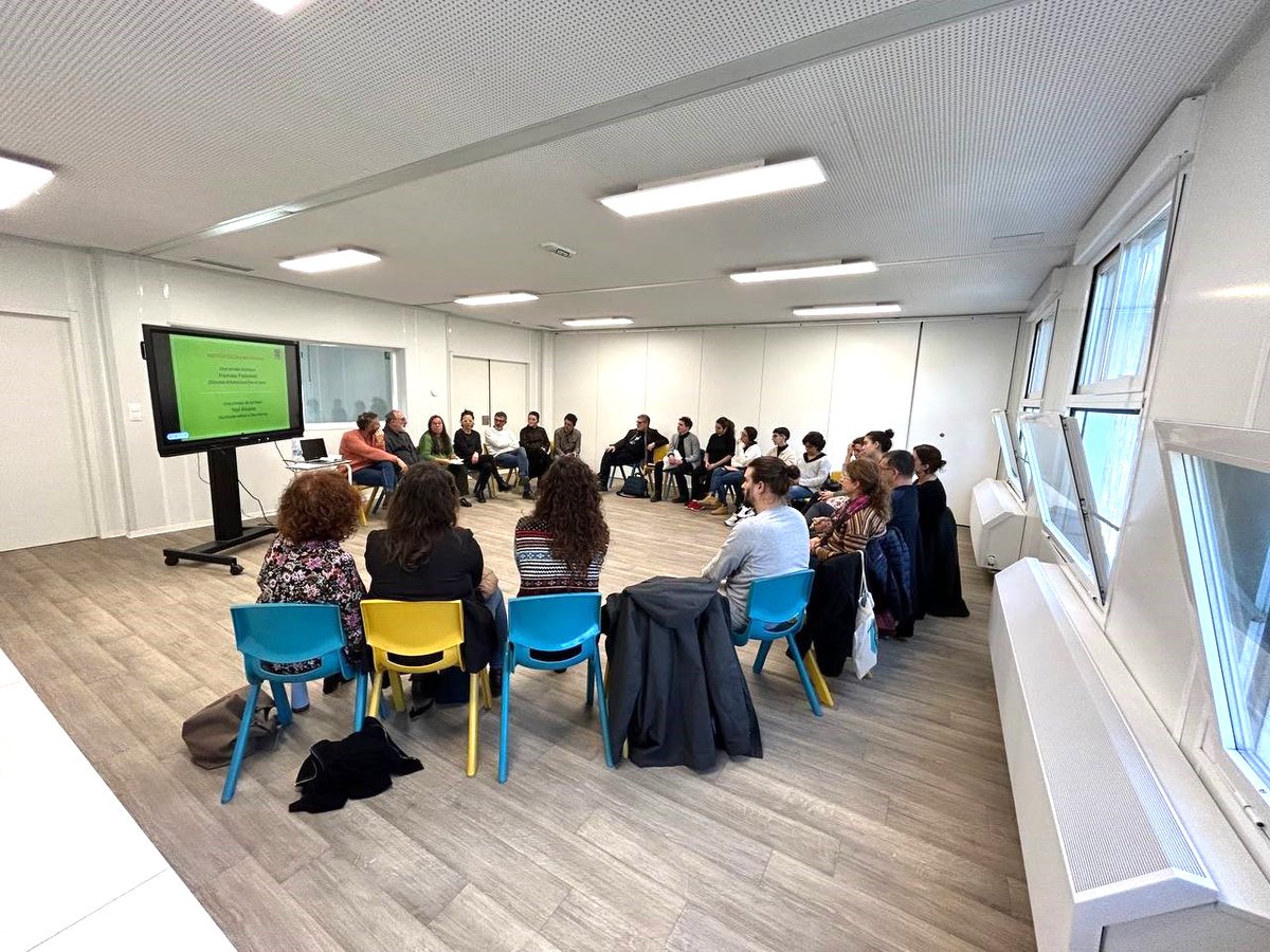 consorciedubcn's tweet photo. 🎒Durant dos dies el projecte europeu #ECASS ha posat punt i final a 3 anys d'investigacions sobre  #segregacióescolar amb un congrés internacional que ha donat a conèixer les seves conclusions, a més de recerques i experiències de política educativa.

ℹ️ https://t.co/XsN3DCykXr https://t.co/s1JieO52ve