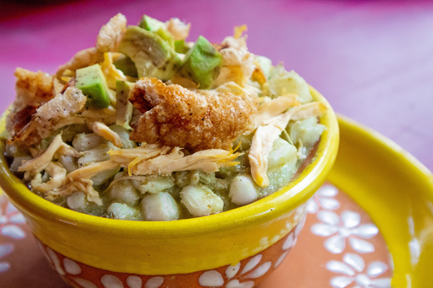 PureEarthMexico's tweet photo. Con este #frio se antoja un #pozole servido en barro #LibreDePlomo !Provecho! #FelizDomingo https://t.co/dPld3okoQY