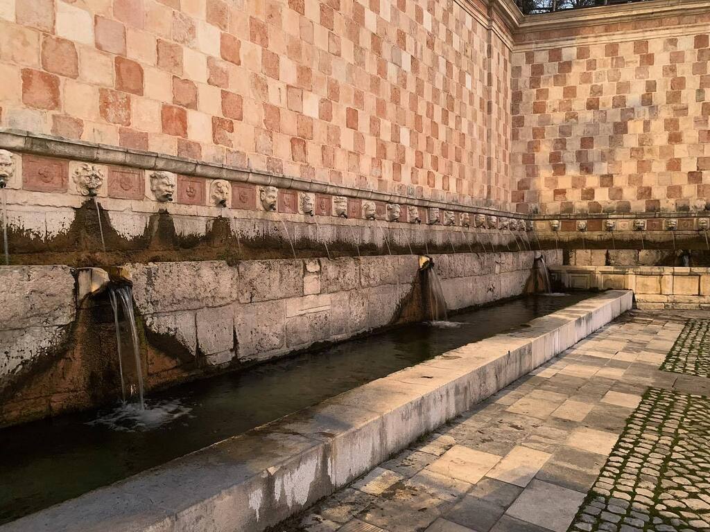 Le ho contate! Sono 99!! #laquila #fontana instagr.am/p/CmUK3ONNnlR/