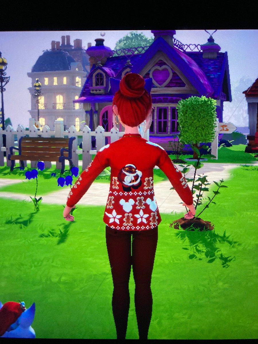 Lena_v29's tweet photo. @DisneyDLV Stitch Jumper for #DDLVUglySweater 🎄 https://t.co/tPIEea81EM