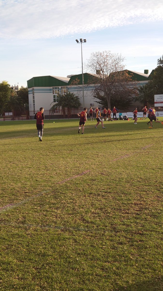 #LincsConnect easy sport to pick up, fast paced and little stops in play. rolling subs are a key to the game #lincolnuk #thelincolnite #amaturesport #eta