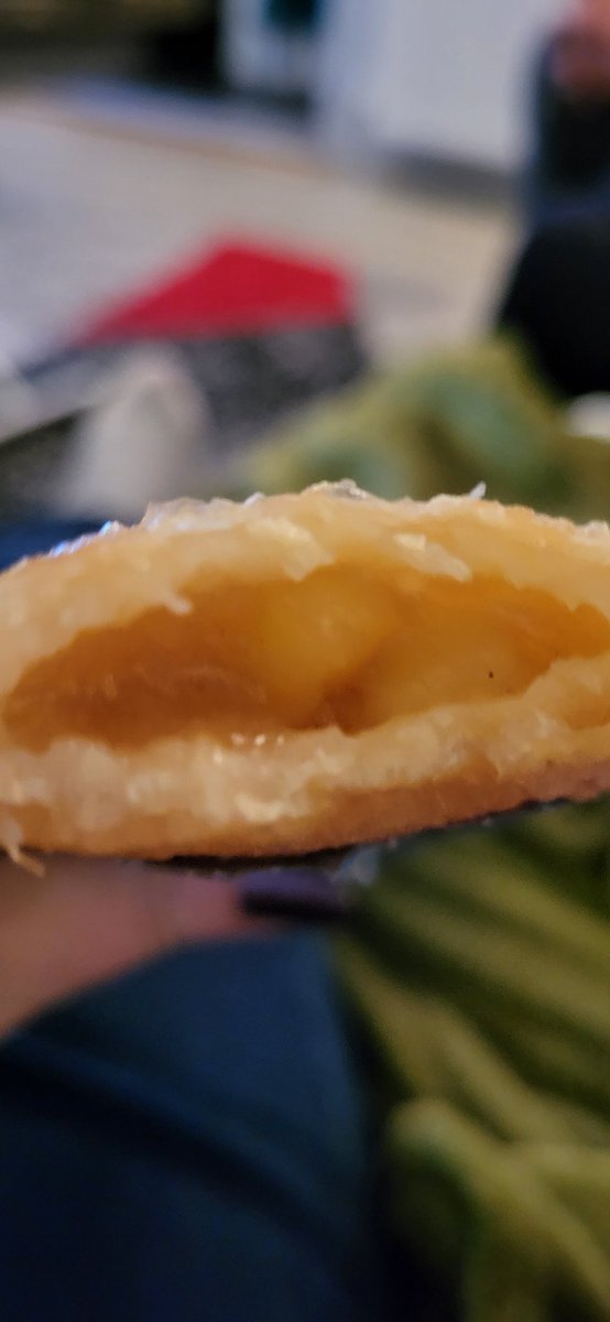 ClairNielinger's tweet photo. #McDonalds Burgess hill store... ordered 4 festive pies.... got 4 apple pies !! REALLY! 😞 https://t.co/WtURErRHcF