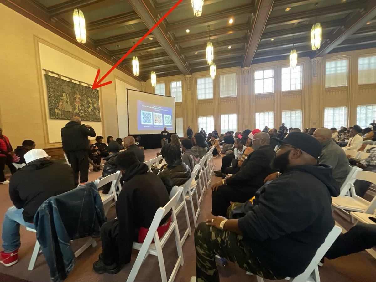 KillerMike's tweet photo. Organizers. Twitter criticism don't let bother cuz U NEVER see the critical folks on the ground in your town doing the WORK! Organizers Stay HYPER LOCAL! Do the work & forget the criticism. Don't worry cuz when the work comes they disappear. #PlotPlanStrategizeOrganizeMobilize https://t.co/oFZvCH3fUU