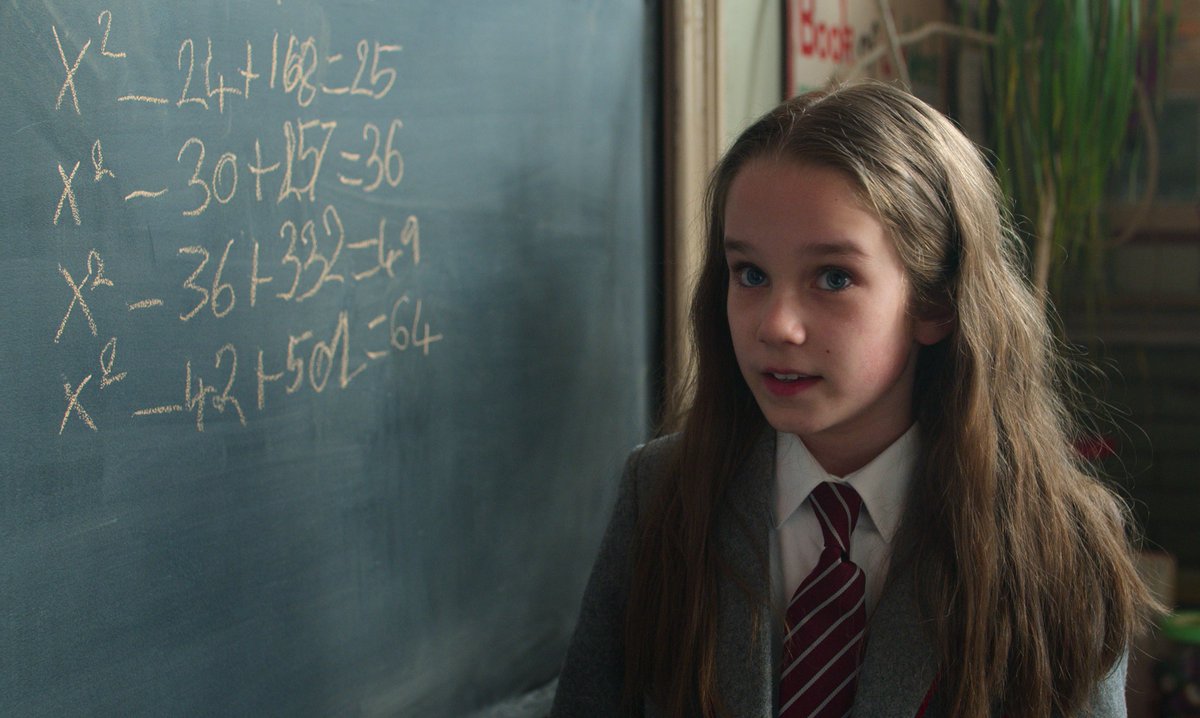 NetflixBrasil's tweet photo. Será que se eu ficar olhando pro relógio que nem a Matilda eu consigo fazer o tempo passar mais rápido? Falta 1 semana pra estreia de Matilda: O Musical. Não vejo a hora! https://t.co/onnXUPCCCy