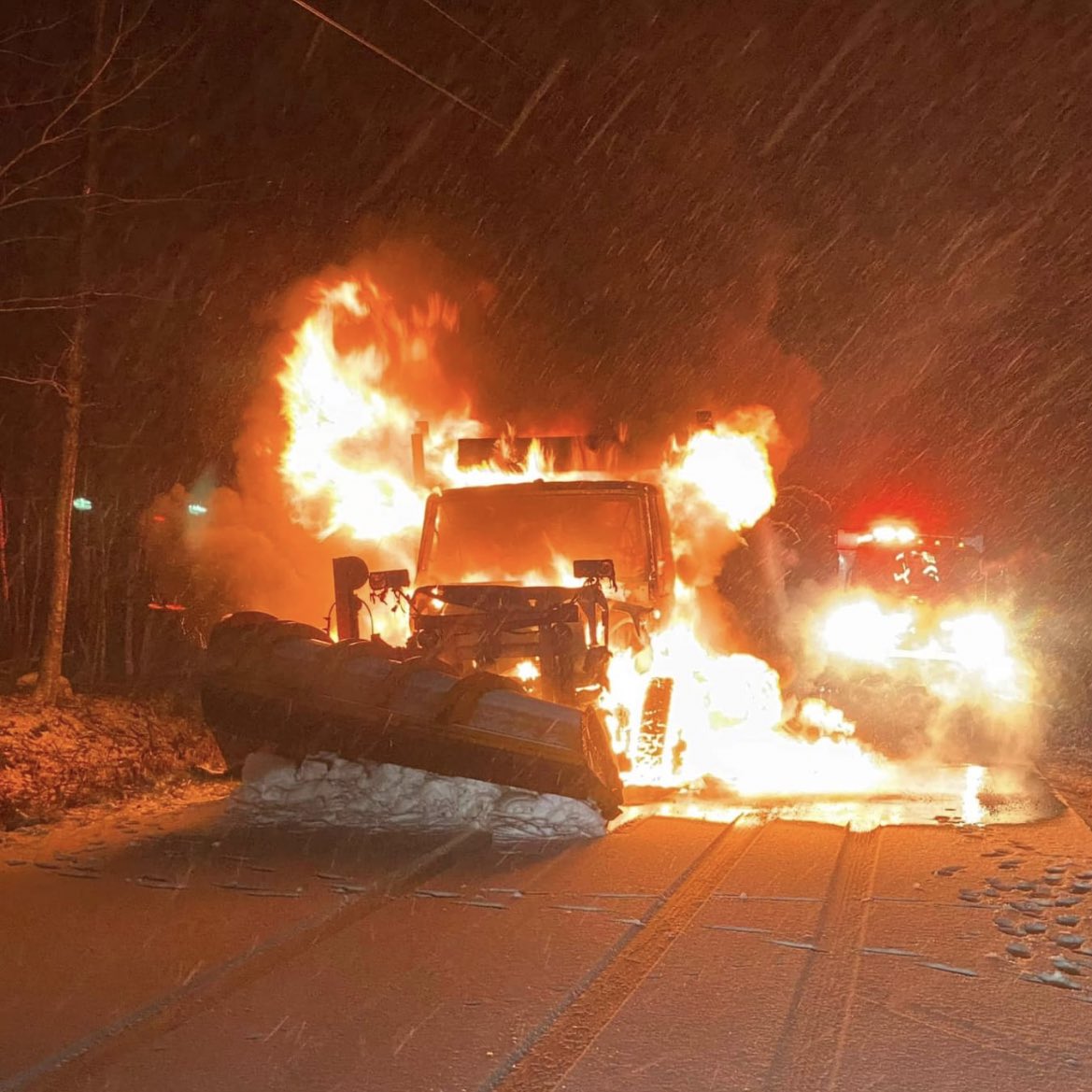 This is crazy - a plow caught fire while out during yesterday’s storm in Orland, Maine. More here: facebook.com/10006427868597…