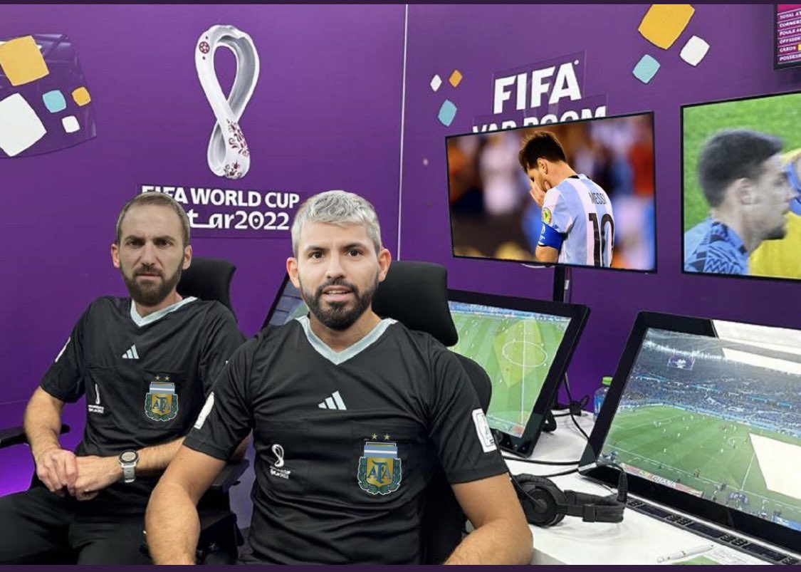 Hongman18017351's tweet photo. @UTDTrey C.s.o Dey room 🤣 https://t.co/J3s2MGQu72