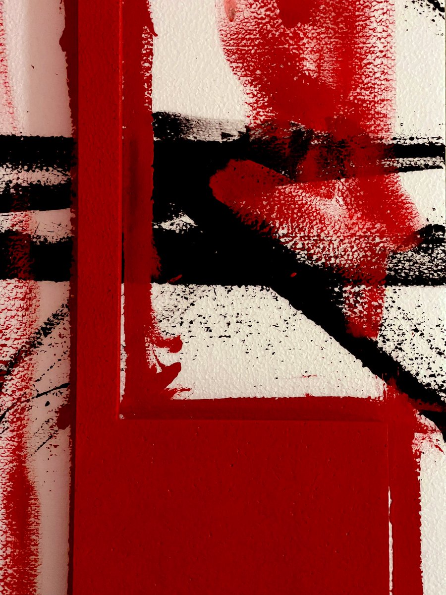 msardanoph's tweet photo. Creative Sunday afternoon✍🏻
#paint #red #black #white #creative https://t.co/yEw0O8YHR4