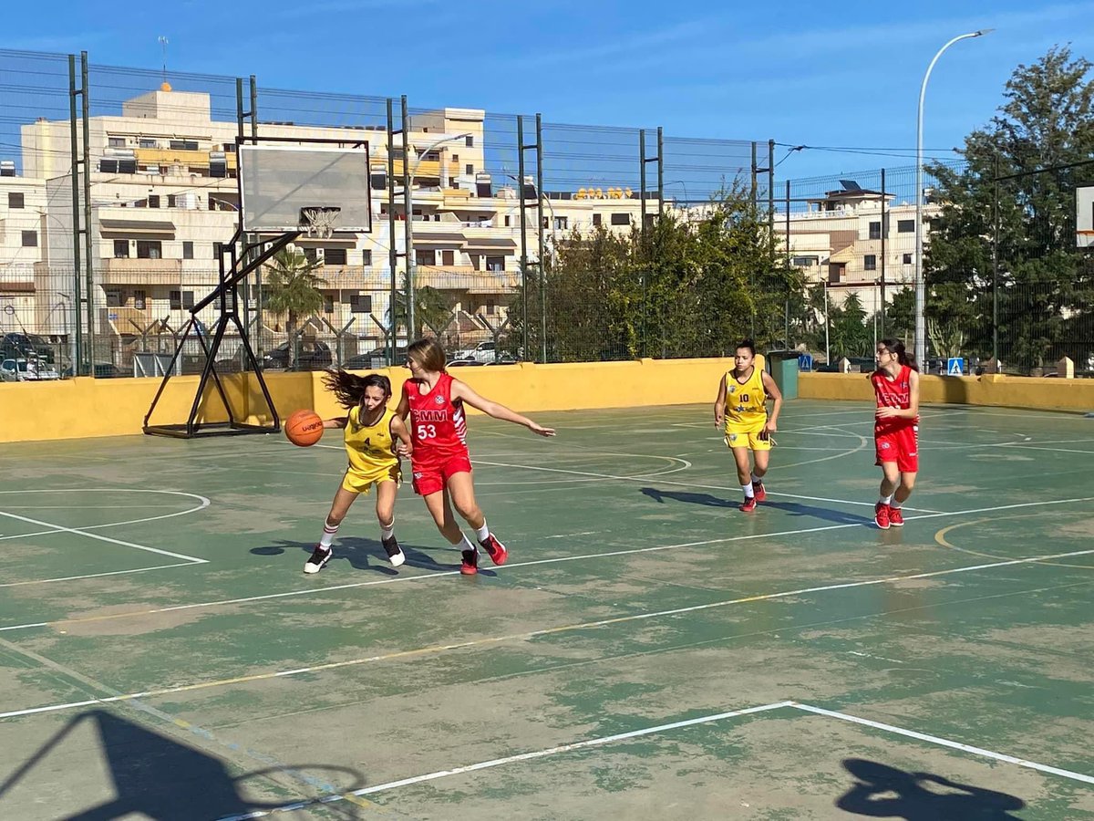 maritimomelilla's tweet photo. Este domingo hemos acudido a la invitación del @CAMESoler con ocho equipos @maritimomelilla @baloncestoRCMM para participar en el Memorial Martín Pérez.

📷 @CAMESoler https://t.co/ODx0zzQKiF