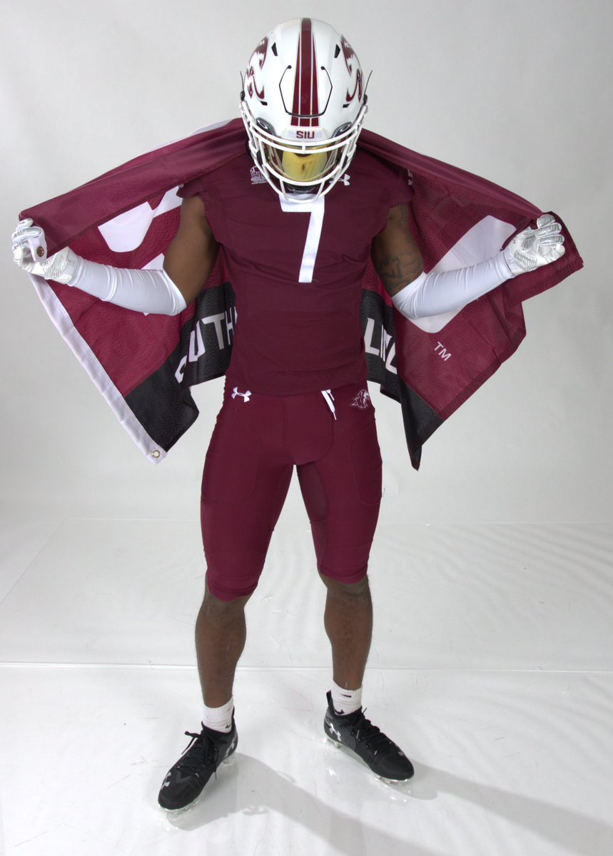 blake_stillwell's tweet photo. Had a blast at my SIU visit,huge thanks to @17NickHill &amp; the entire staff of @SIU_Football for everything! https://t.co/C8hz7AZKky