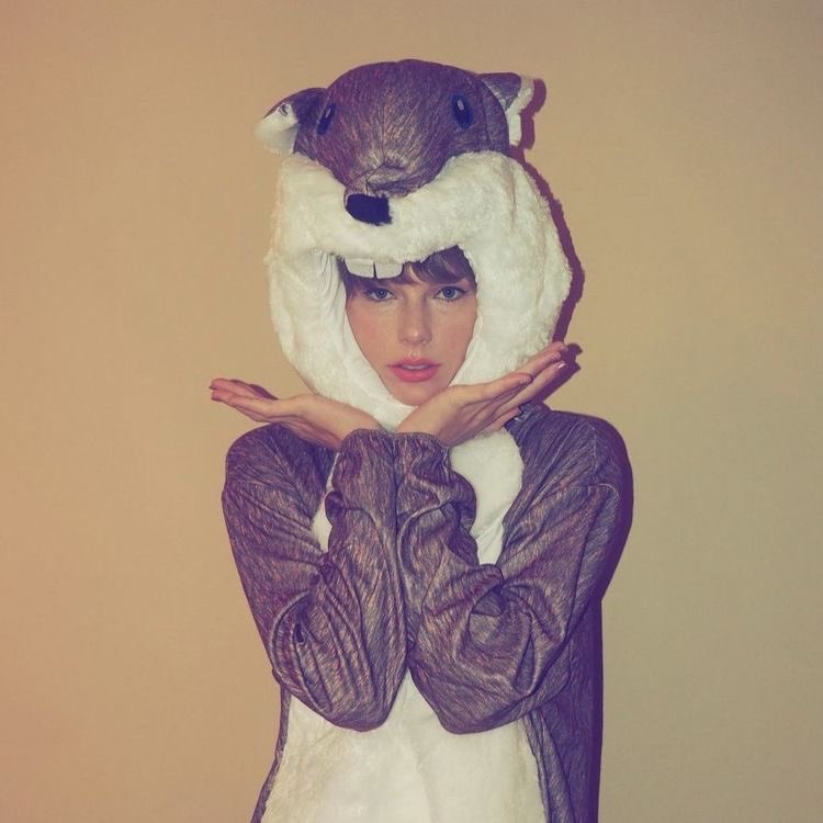 janesreputation's tweet photo. no thoughts just taylor swift dressed like this https://t.co/LRC6W0YBy2
