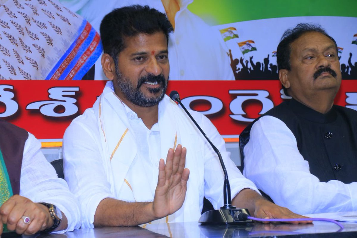 revanth_anumula's tweet photo. Meeting of all newly appointed committees of TPCC in Gandhi Bhavan today. 
Rahul Gandhi has undertaken #BharatJodoYatra to reverse BJP's divisive politics. We shall do our part to ensure that his message reaches every home. https://t.co/v5MsiTGqAg