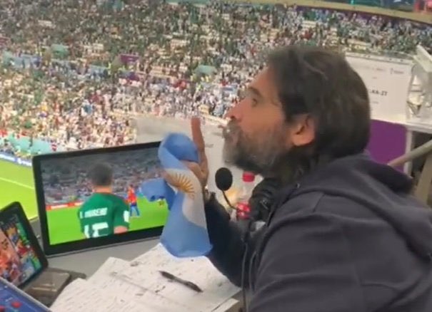 🇦🇷 Non è l’<a href="/Argentina/">🇦🇷 Selección Argentina ⭐⭐⭐</a> a giocare meglio oggi, è che Lele #Adani non fa la telecronaca… ⚽️ <a href="/FIFAcom/">FIFA</a> <a href="/FIFAWorldCup/">FIFA World Cup</a> @Qatar2022FinaI #QatarWorldCup2022 #Qatar2022 #ArgentinaVsFrance <a href="/RaiSport/">RaiSport</a>