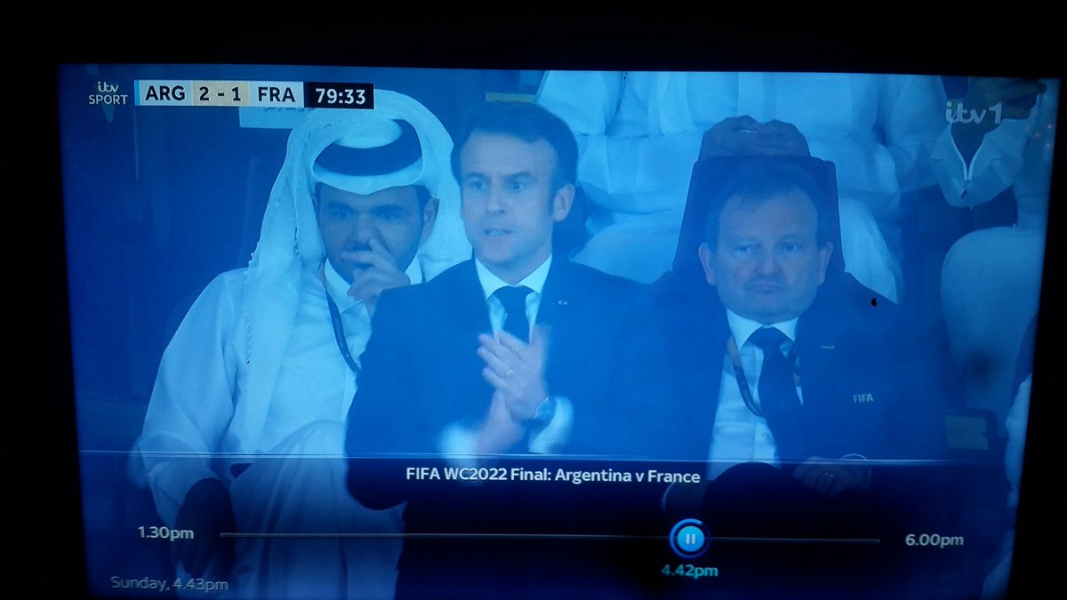 Jason__Reeve's tweet image. #Macron celebrates as #Quatar2022 officials pick their noses and look unimpressed. #WorldCupFinal #France #Fail