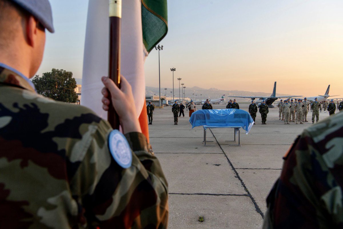 UNIFIL_'s tweet image. Today, at a somber ceremony at Beirut airport, UNIFIL, @LebarmyOfficial and Ambassador of Ireland paid their respects to Irish peacekeeper Private Sean Rooney, killed late Wednesday night.
Our hearts go out to his family, friends and colleagues.