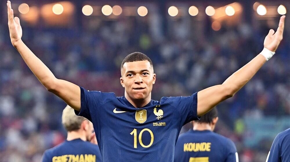 LearnQuickZone's tweet photo. WHAT A GOAL!
Kylian Mbappe, take a bow! 🔥
#Mbappe 
#Mbappe𓃵 https://t.co/kMWMQdWMdr