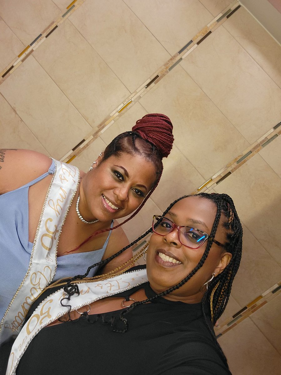 DeliciaMcClung's tweet photo. We are still celebrating our 50th year around the sun!!!
#Cousins
#DecemberBabies
#WeCelebrateAllMonth
#The6thAnd9th
#Sophisticated
#FineAndSexy
#Grateful
#Thankful
#Blessed
#Whitneys
#ThoseGenes https://t.co/kdiWc4f6Yx