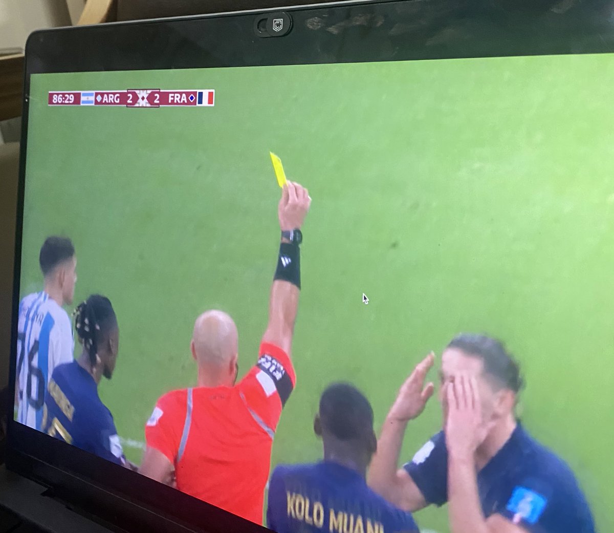 palashkaria's tweet image. Referee Bezoz with the yellow card #JeffBezoz