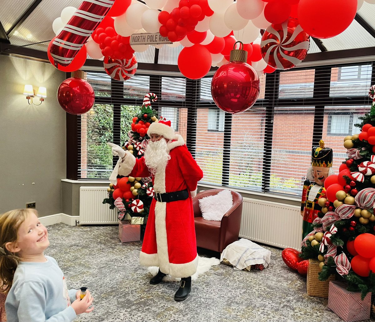 JDeaks08's tweet image. Her face 🤣😍 #notfooled