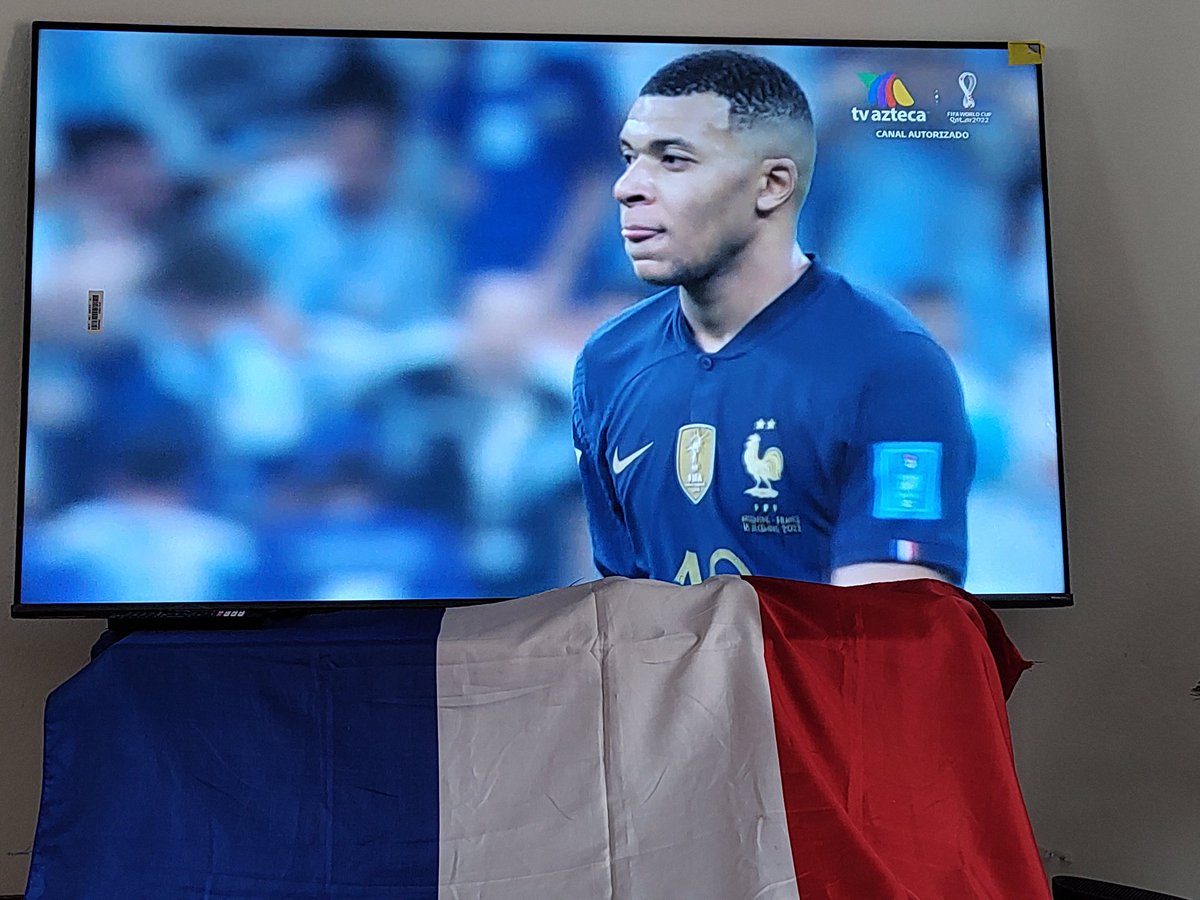 Allez les bleus !!! 🇨🇵🐓 #Mbappe