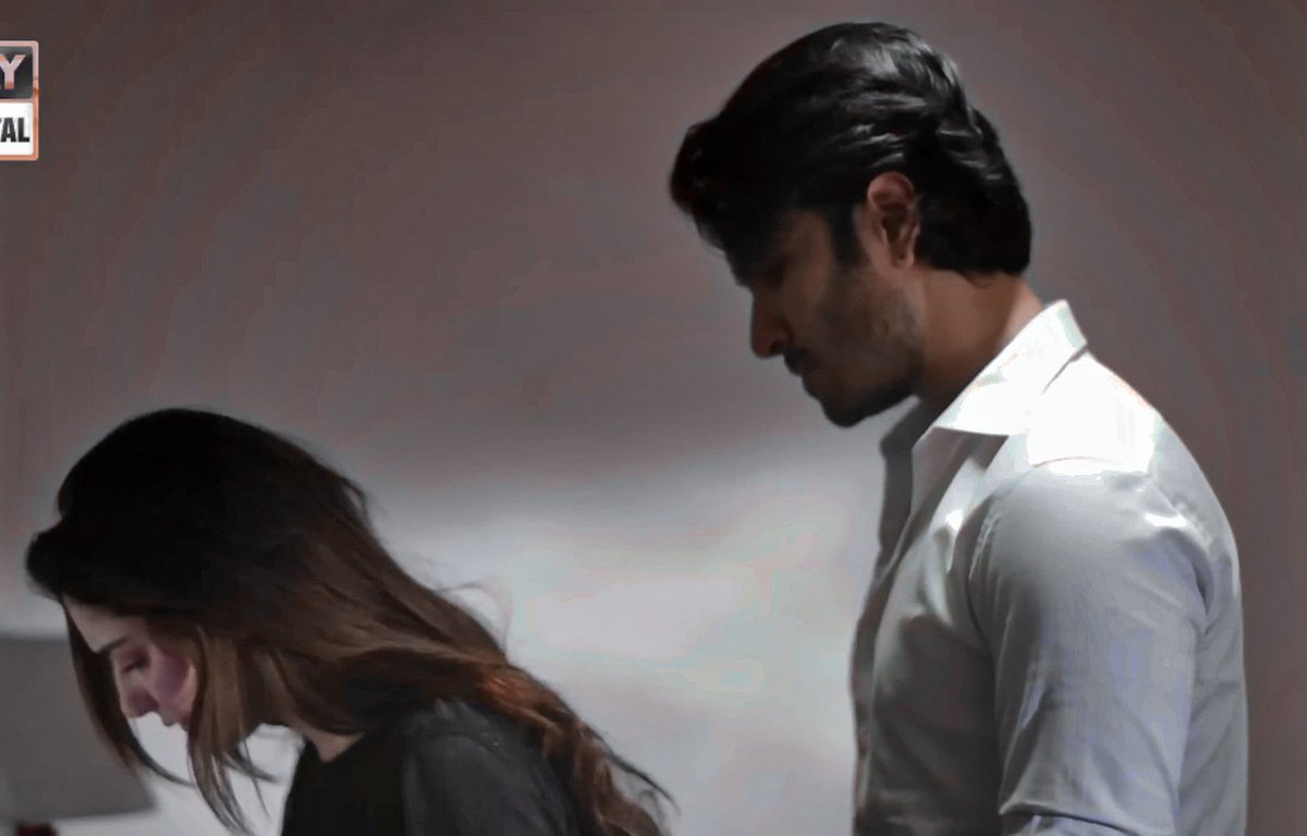 benimlemisinn's tweet photo. - finally she let him found her.
"4 din se khud ko blame kar raha hoon ki tumko chod ke nhi jaana chahiye tha." Hamza 🥺
#ishqiya #rumza https://t.co/GbQC3z7TYH