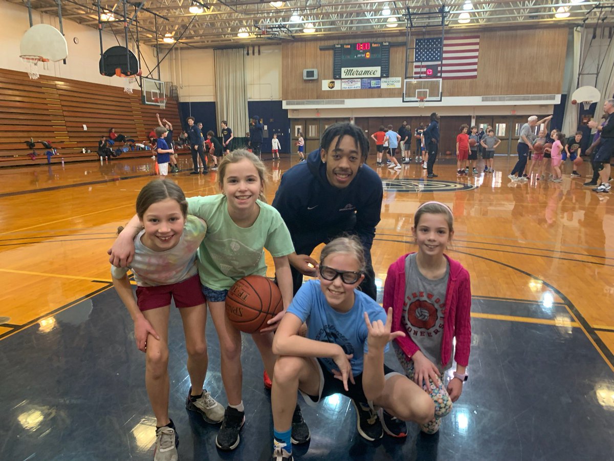 Had a great morning teaching my group of kids new skills at <a href="/stlccarchersMB/">STLCC Men’s Basketball</a> camp!! Love to help. #basketball #camp
