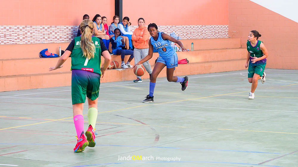 adecgoleta's tweet photo. 📌 RESULTADOS | Liga @FAB_Malaga | J8ª | Fase Previa🥇

😰 PIN Femenino 1️⃣5️⃣ - 3️⃣3️⃣ @EBGMALAGA 

Partido difícil ante un gran rival que presionó durante todo el encuentro poniéndonos las cosas muy difíciles. A seguir, chicas‼️

#SomosTUequipo💙
#vamosgoleta🏀 https://t.co/hyLvpOb1wd
