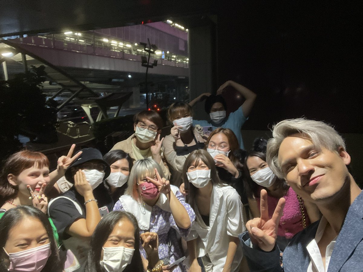 natponboy's tweet photo. วันนี้ดีใจมากๆเลยน้าที่ได้มาเจอกัน ขอบคุณนะครับที่ยังรอเจอกัน ดีใจสุดๆดึกแล้ว ถึงบ้านกันรึยังค้าบ เดินทางปลอดภัย นอนหลับฝันดีนะคั้บ ☺��� #natponboy https://t.co/d18dL8IE6t