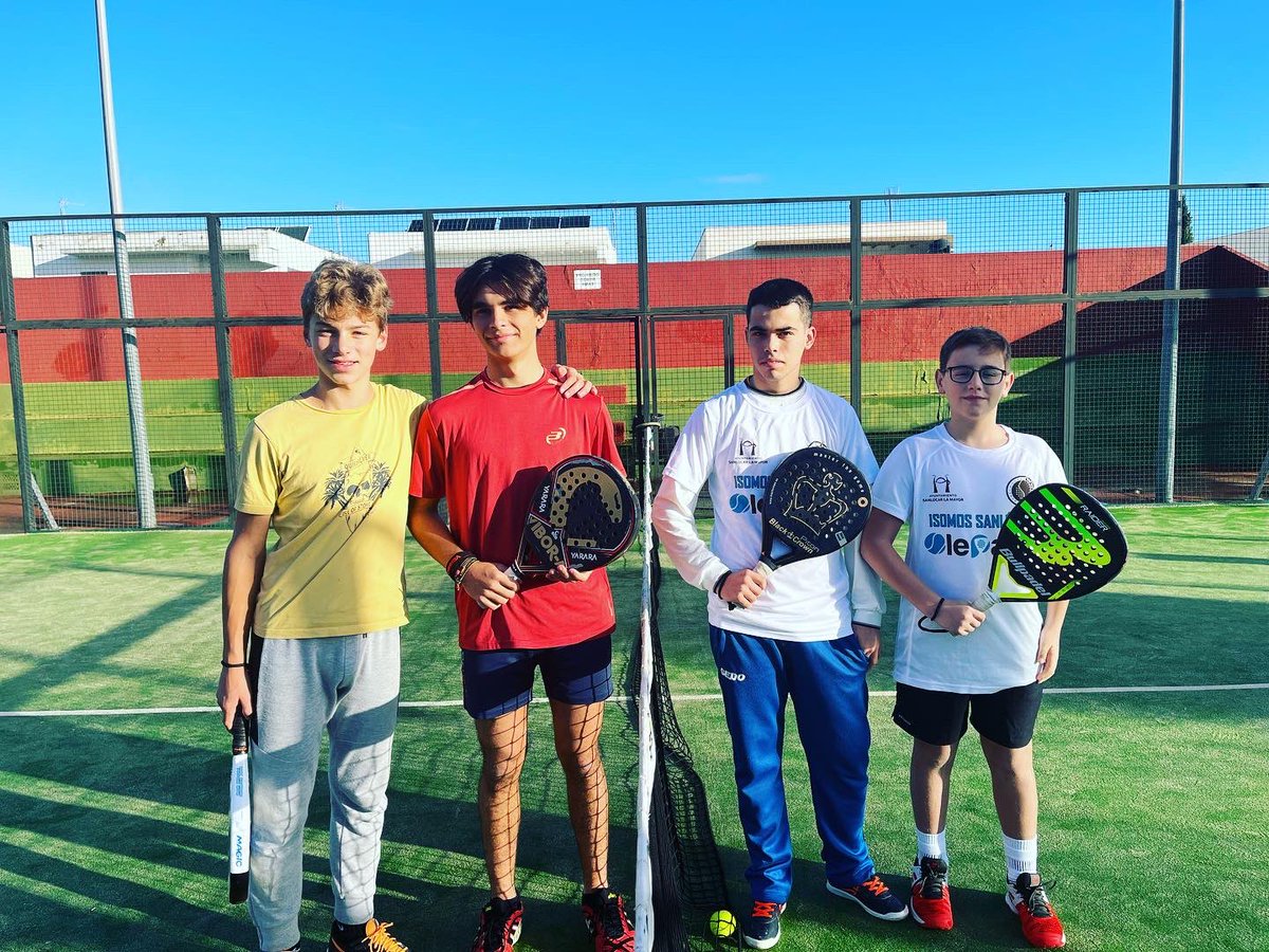padelsanlucar's tweet photo. Nuestros menores en #mancomunidad 

#sanlucarlamayor #olepadel #lucuspadelsolis #padel https://t.co/KMC2wI10dO