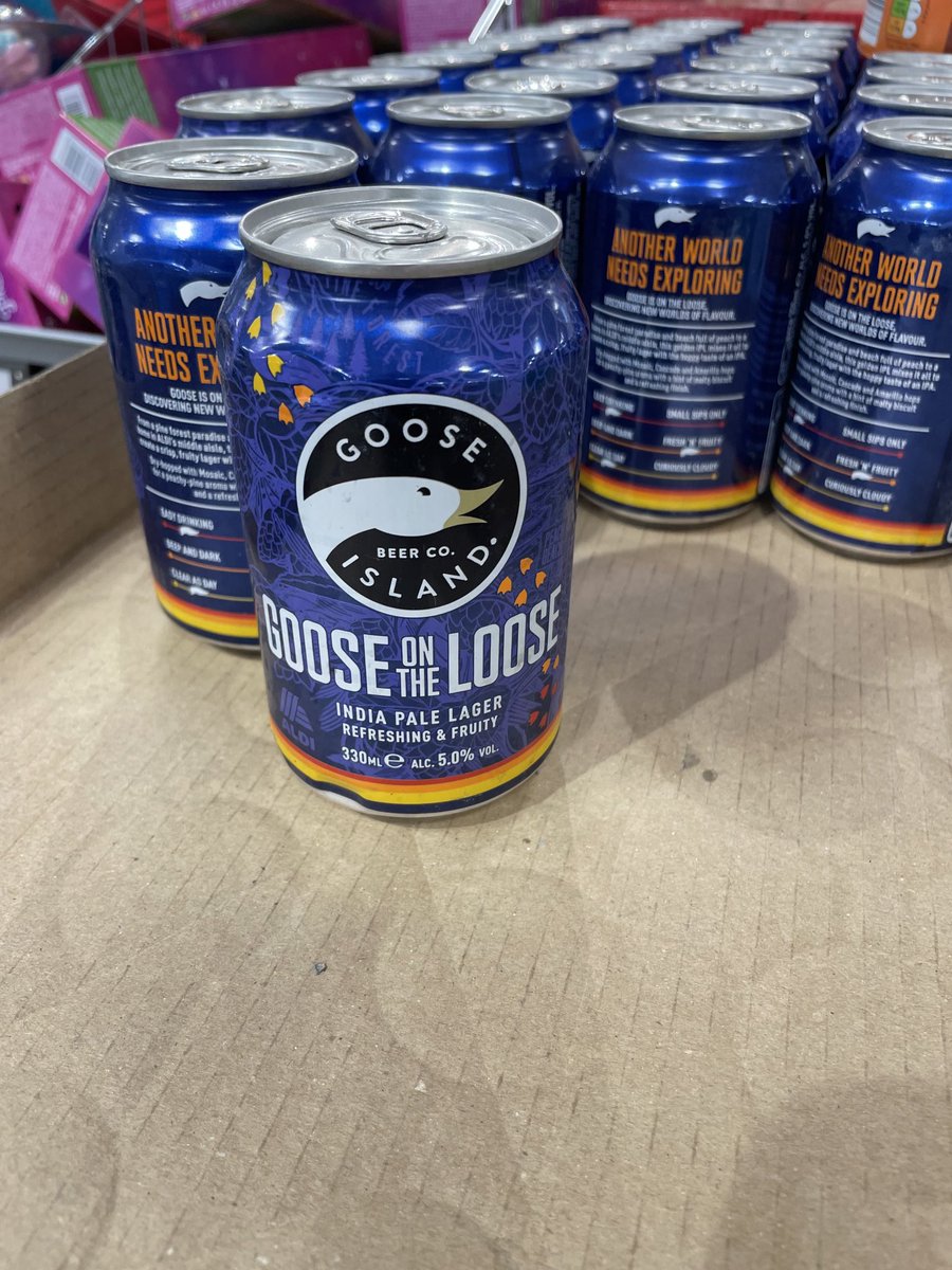 ⁦⁦<a href="/oohgaryc/">Gary C</a>⁩ Goose loose in Aldi today 🤣🤣🤣