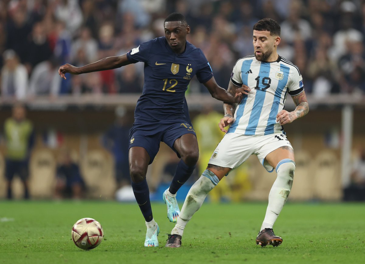 OptaJean's tweet photo. 13 - Entré à la 41e minute, Randal Kolo Muani a remporté 13 duels lors de cette finale, au moins 4 de plus que tout autre joueur. C'est le plus haut total sur une finale de Coupe du Monde depuis Gennaro Gattuso en 2006 (17). Soldat. #ARGFRA https://t.co/lP3du3yXdz