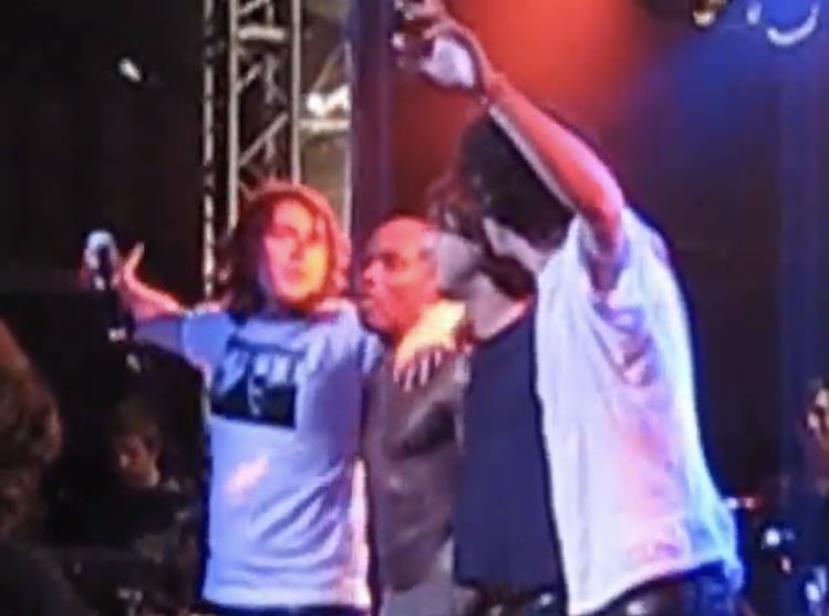 Carl_Barat_News's tweet photo. On this day in 2008, DPT bowed out for the final time… @carlbaratmusic @gdogg27 @killRossomando #didzhammond #carlbarat #garypowell #anthonyrossomando #DPT #dirtyprettythings https://t.co/6qrBAHu0bP