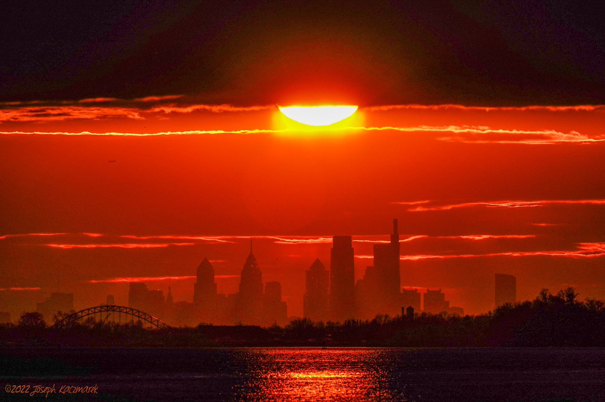 Philly skyline sunset 12.17.22
