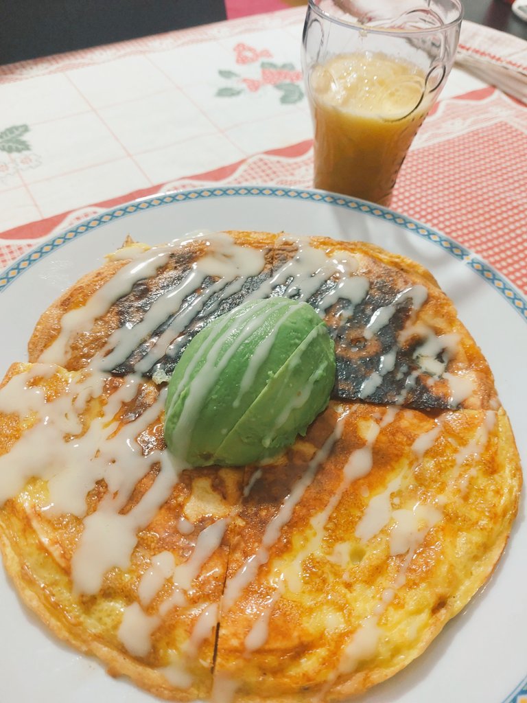 niseacp's tweet photo. Omelete e abacate #healthyfood https://t.co/w38lvjRd4E