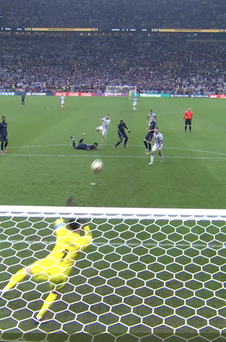 WesleyLeasy's tweet photo. 😮 HUGO LLORIS DENIED MESSI IN STOPPAGE TIME OF A FIFA WORLD CUP FINAL! 🤯 🧤#FIFAWorldCup https://t.co/ArQEiR6daZ