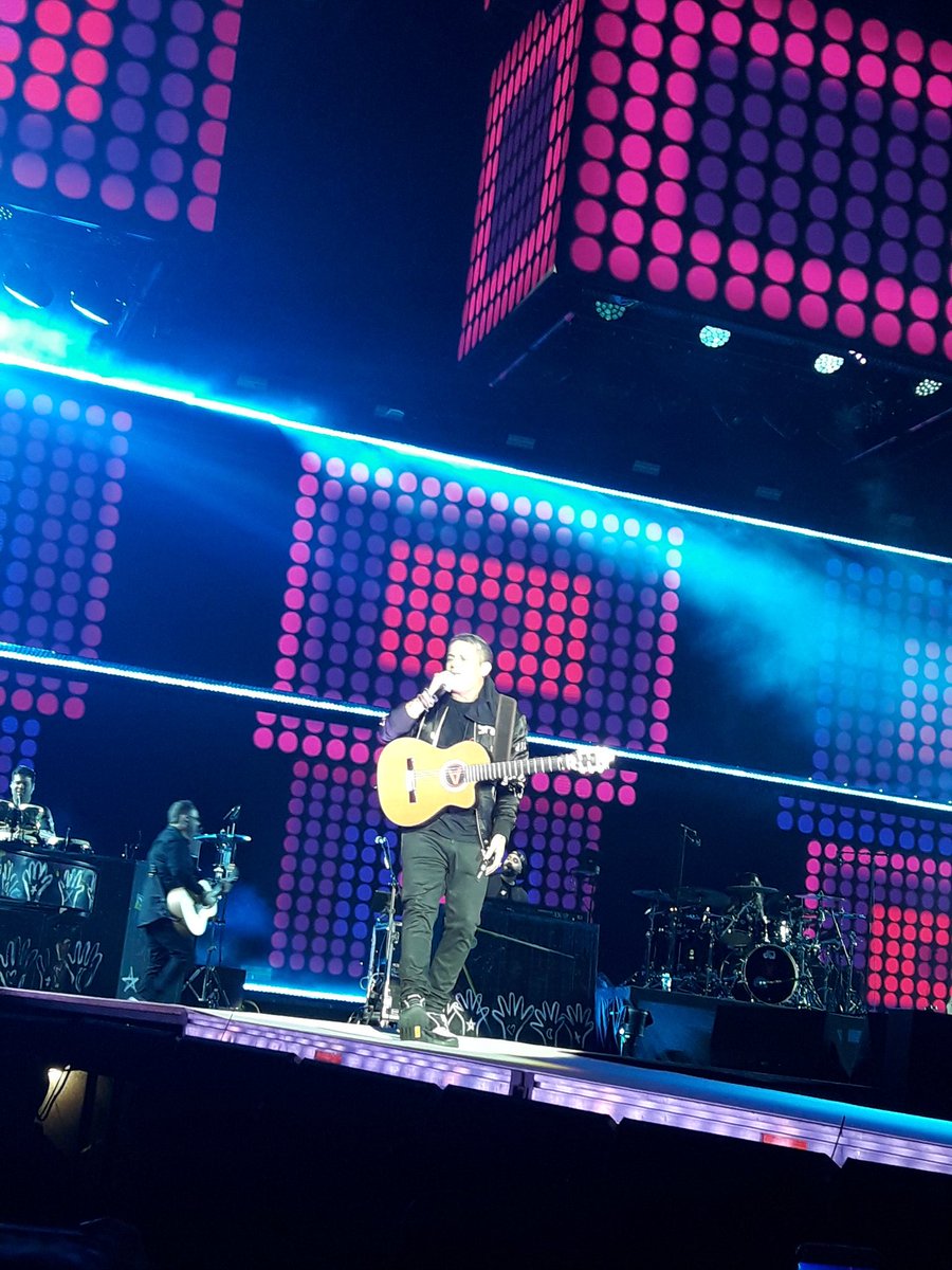 miriam_bosch's tweet photo. Muchas felicidades @AlejandroSanz  🎉🎉🎂🎁🎁 que pases un feliz día. 😘😘 tu música en mi 💙 por siempre. 🎙🎸🎼🎵🎶 https://t.co/VSTEcgpcxF