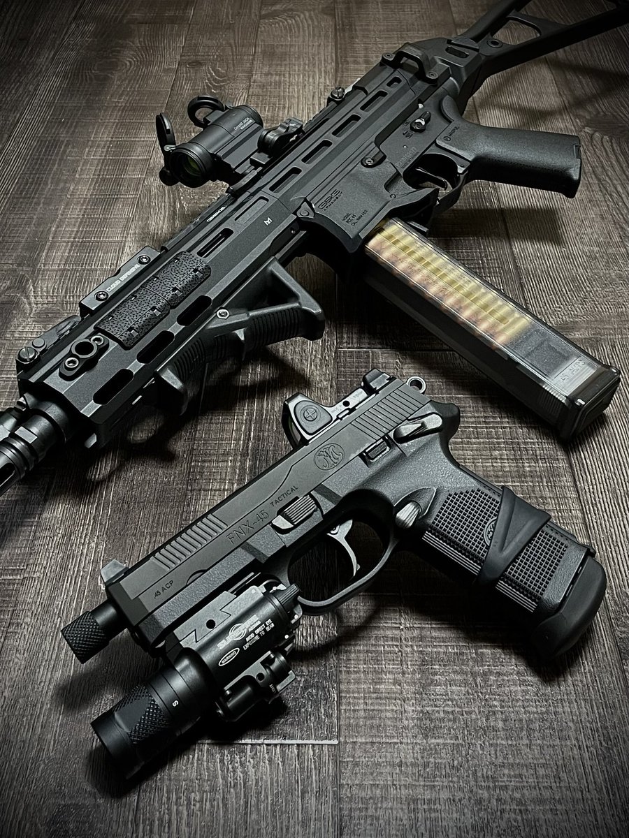 PCC45 × FNX45

どちらも黒仕様に