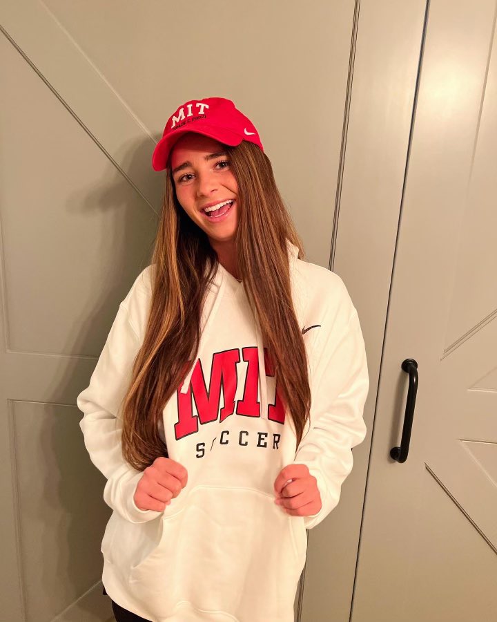 JoJoMiller2023's tweet photo. MIT ’27❤️🤍
I am beyond excited to announce that I will be continuing my academic and athletic career playing soccer and running track at MIT. Thank you to my family, friends, coaches, and teammates who have supported me throughout this journey. #rolltech🦫 https://t.co/jdXDQfAauP