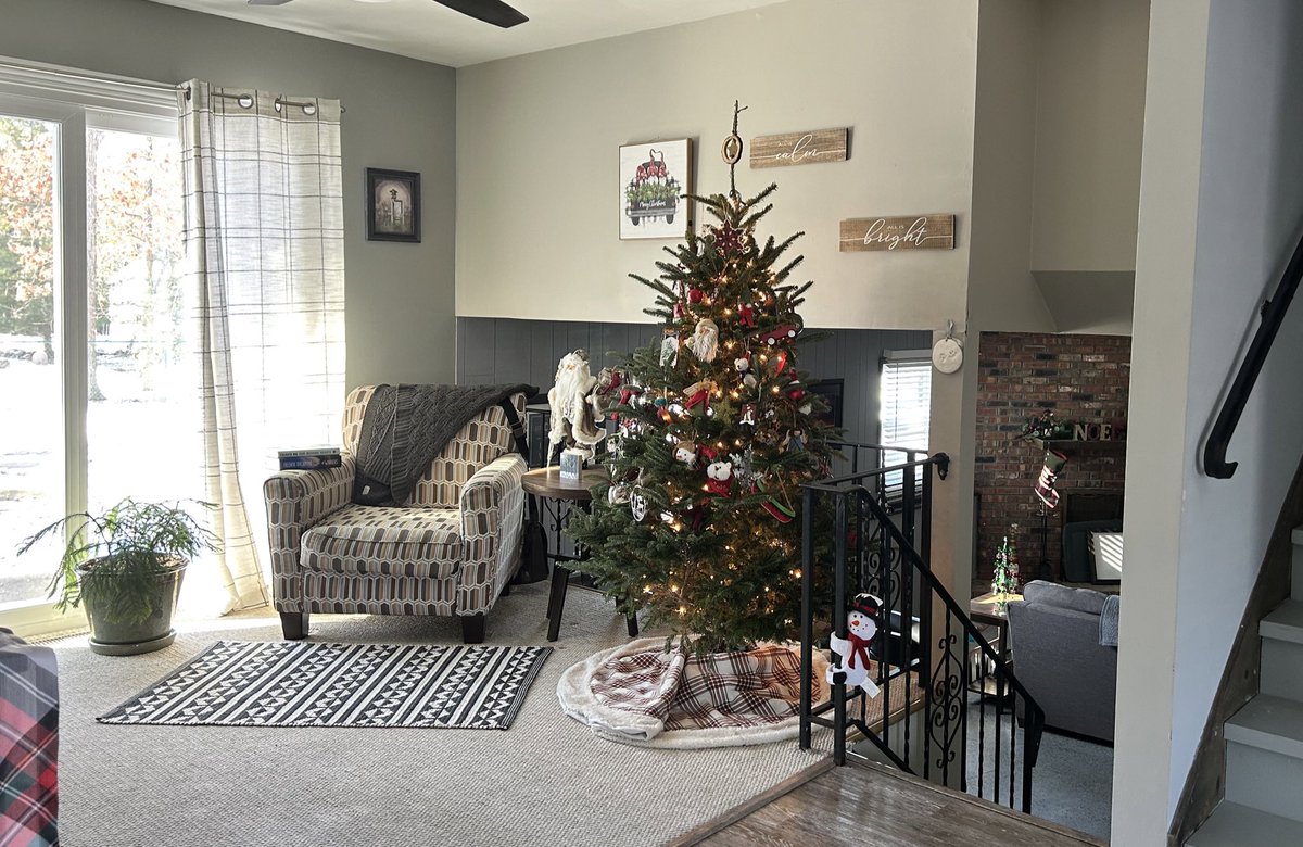 joco0614's tweet photo. So the tree is still standing after many adjustments to accommodate Grayson the kitten. All ornaments out of reach &amp; the gifts had to be removed &amp; put in a closet. #christmstree #Caturday https://t.co/15MFDaQTYa