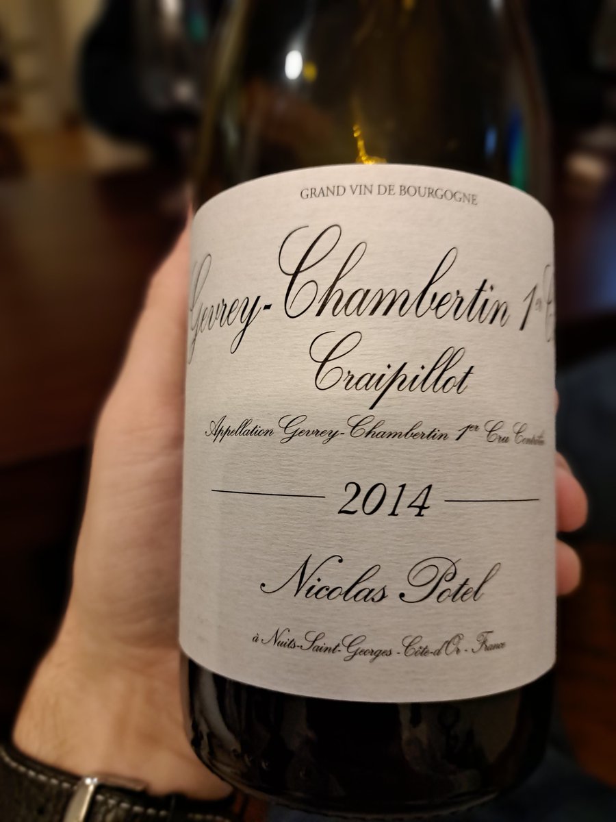 FilipeJesusAmka's tweet photo. Sem dúvida um dos melhores vinhos do Mundo... Gevrey-Chambertin 1er cru de Borgonha (Nuits Saint George) 👌#burgundy #nuitsaintgeorge #nicolaspotel https://t.co/Sb3rBiM6wF