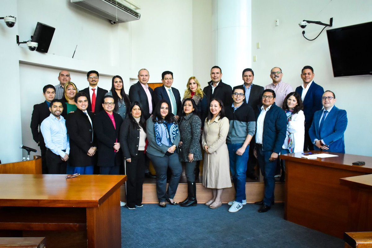 LRomo18's tweet photo. 🥇Culminación del curso de inducción de la nueva generación de juezas y jueces federales especializados en el Sistema Penal Acusatorio, impartido por la @EFFJ_Mx 

📌Resultado del liderazgo del Min. Pdte. @ArturoZaldivarL https://t.co/qG1aUWNvQU