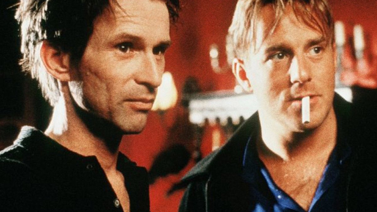 #TomTykwer erzählt in #Winterschläfer von Liebe, Tod und Tragik – und wählt passend ein bayrisches Bergdorf als Kulisse für eine Geschichte zwischen Romantik und Einsamkeit. Ausgzeichnet mit 2 Deutschen Filmpreisen.

Bis 11.1.23 in der <a href="/ARDde/">rundawn</a>-#Mediathek: ardmediathek.de/video/filme/wi…