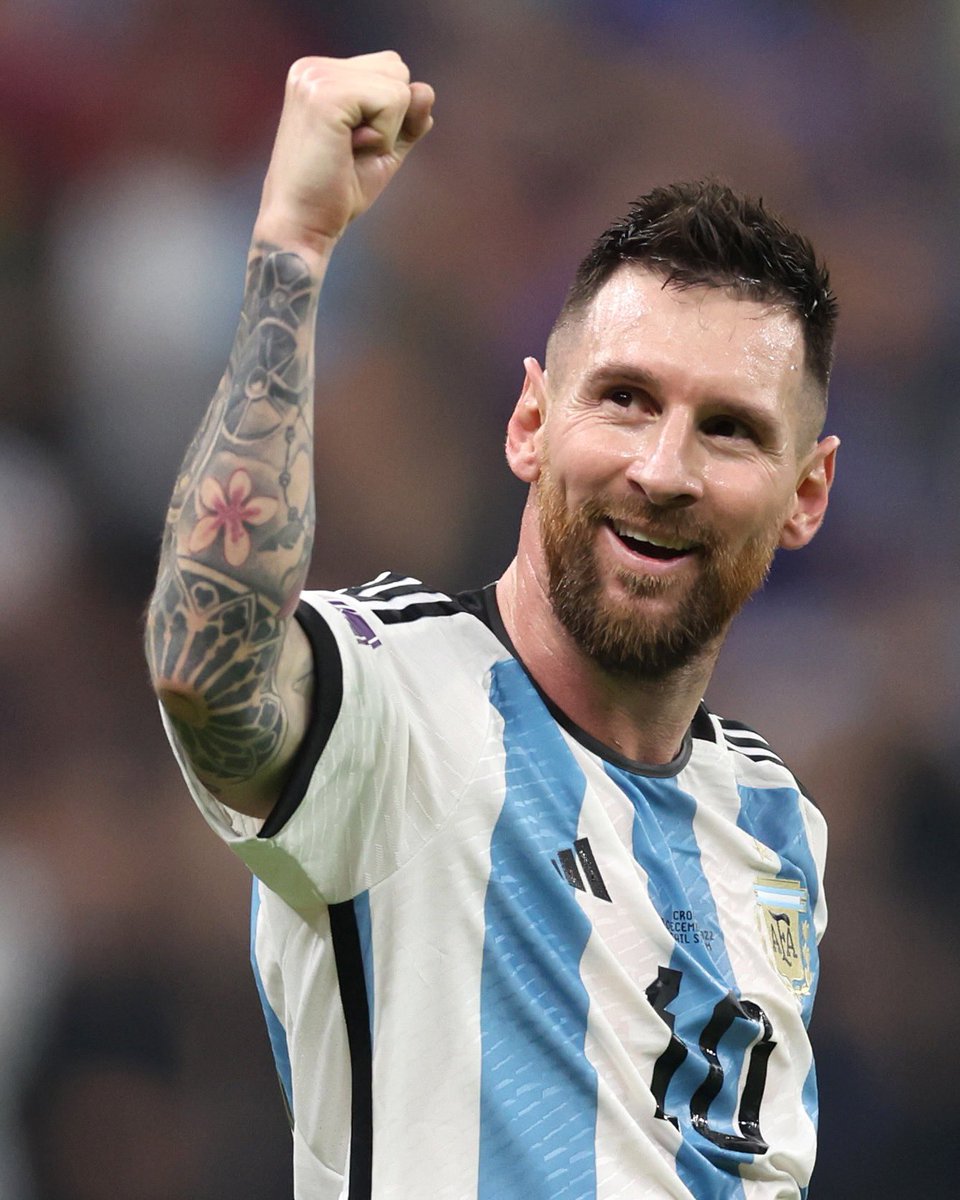VjWale's tweet photo. Goal: Messi scores !!!

Argentina 🇦🇷 3-2 France 🇫🇷 

Can France comeback into this game? 

Powered by @LeadershipNGA 

#FIFAWorldCup   #Qatar2022 https://t.co/CLUgyurWFE