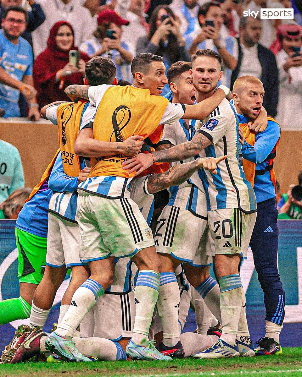 SkyFootball's tweet photo. WHAT A MOMENT! 🤯 https://t.co/ibSget2lV4