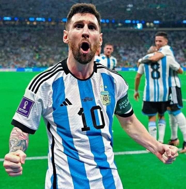 Esto casi está en Penalti
Esto está 3 a 3 señores