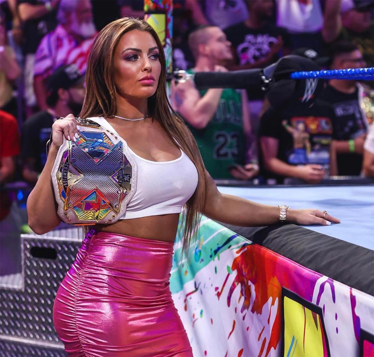 femalelroom's tweet photo. Anybody else still really upset about Mandy Rose? I miss her already 💔💔💔 https://t.co/echz01gjFZ