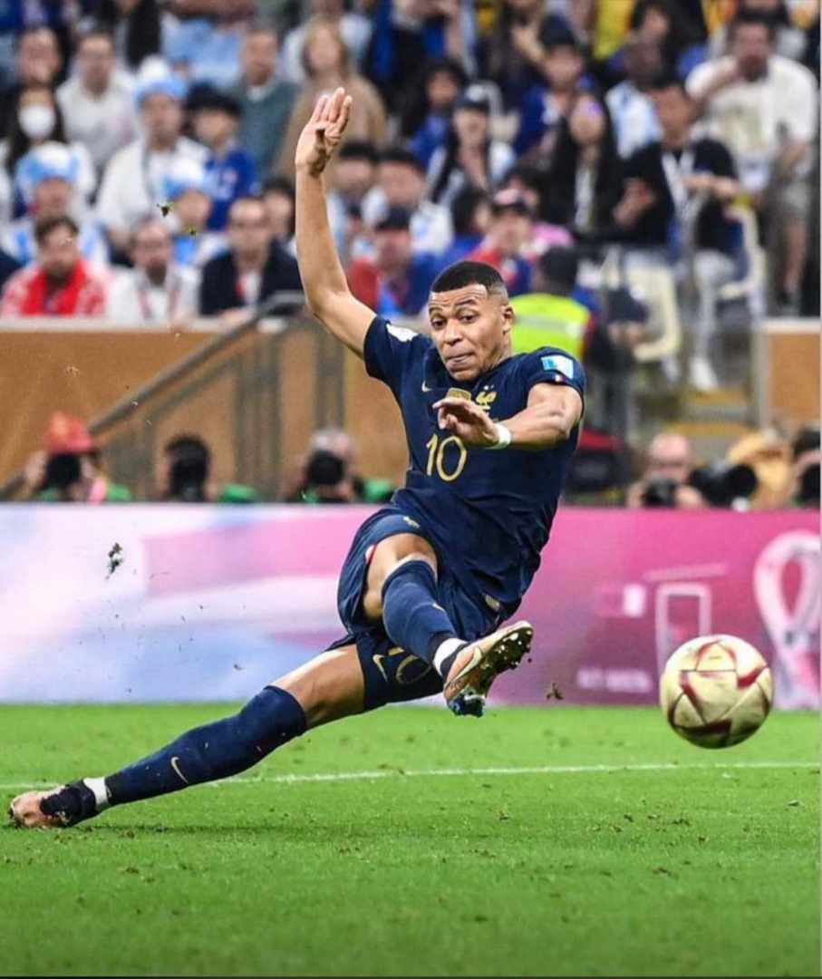 Old_boiz's tweet photo. QATAR 2022 is the best World Cup ever.... https://t.co/YBXCNPX6WV