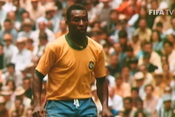 HTE__Sports's tweet photo. Mbappé chega a 12 gols marcados em Copas do Mundo e iguala Pelé!

Mbappé - 12 gols em 14 jogos
Pelé - 12 gols em 14 jogos https://t.co/hfXOlAy2tG