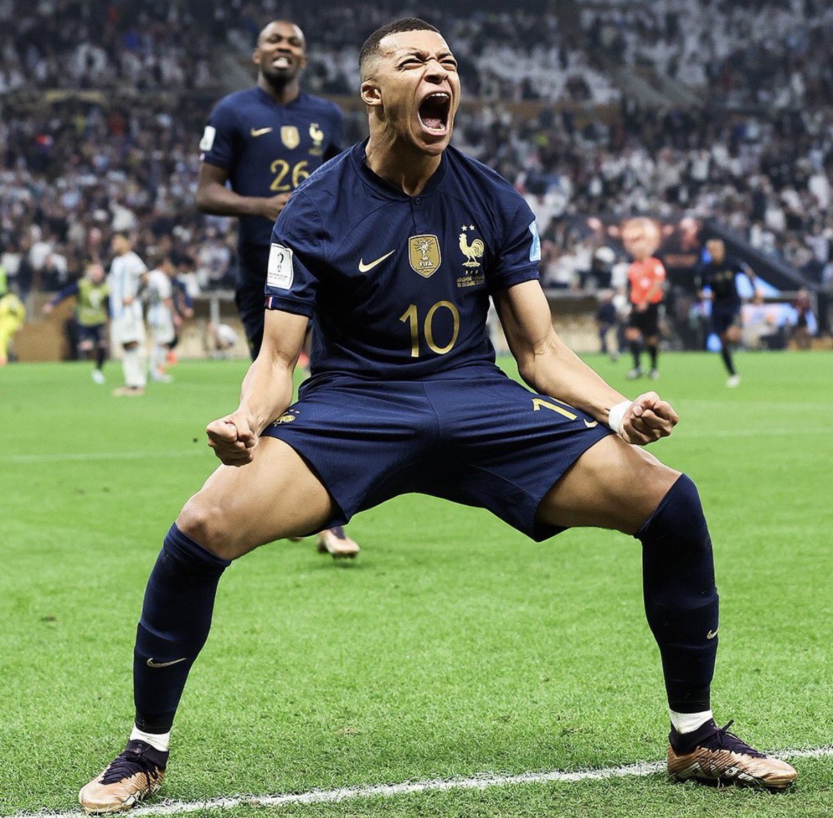 GossipRoomOff's tweet photo. Kylian Mbappé : 23 ans, triplé en finale de Coupe du monde ! 👏⚽️🇫🇷 (📸: brfootball) https://t.co/atLvDePMN0