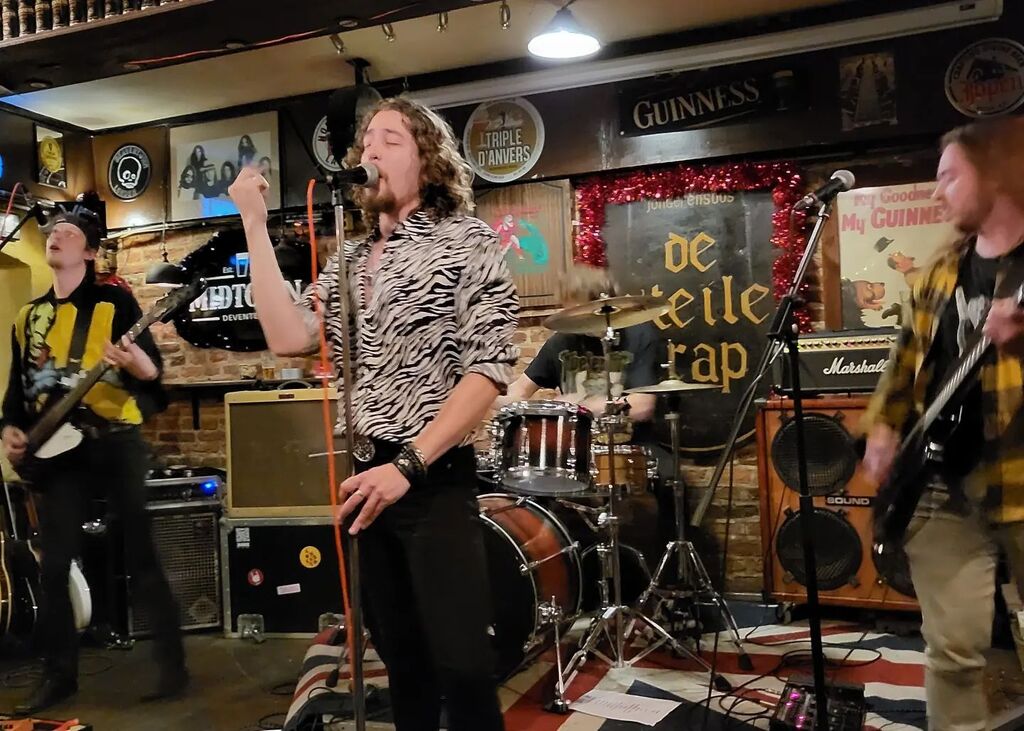 @bricktopband in @midtowndeventer instagr.am/p/CmUUxk6Nrgs/