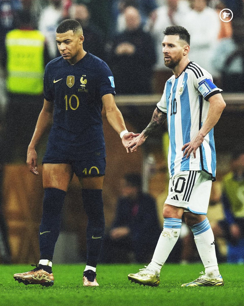 footmercato's tweet photo. Place aux tirs au but ! 

FT 🇦🇷 Argentine 3️⃣ 🆚3️⃣ France 🇫🇷

#ARGFRA #FIFAWorldCupFinal https://t.co/rPny2PKScp